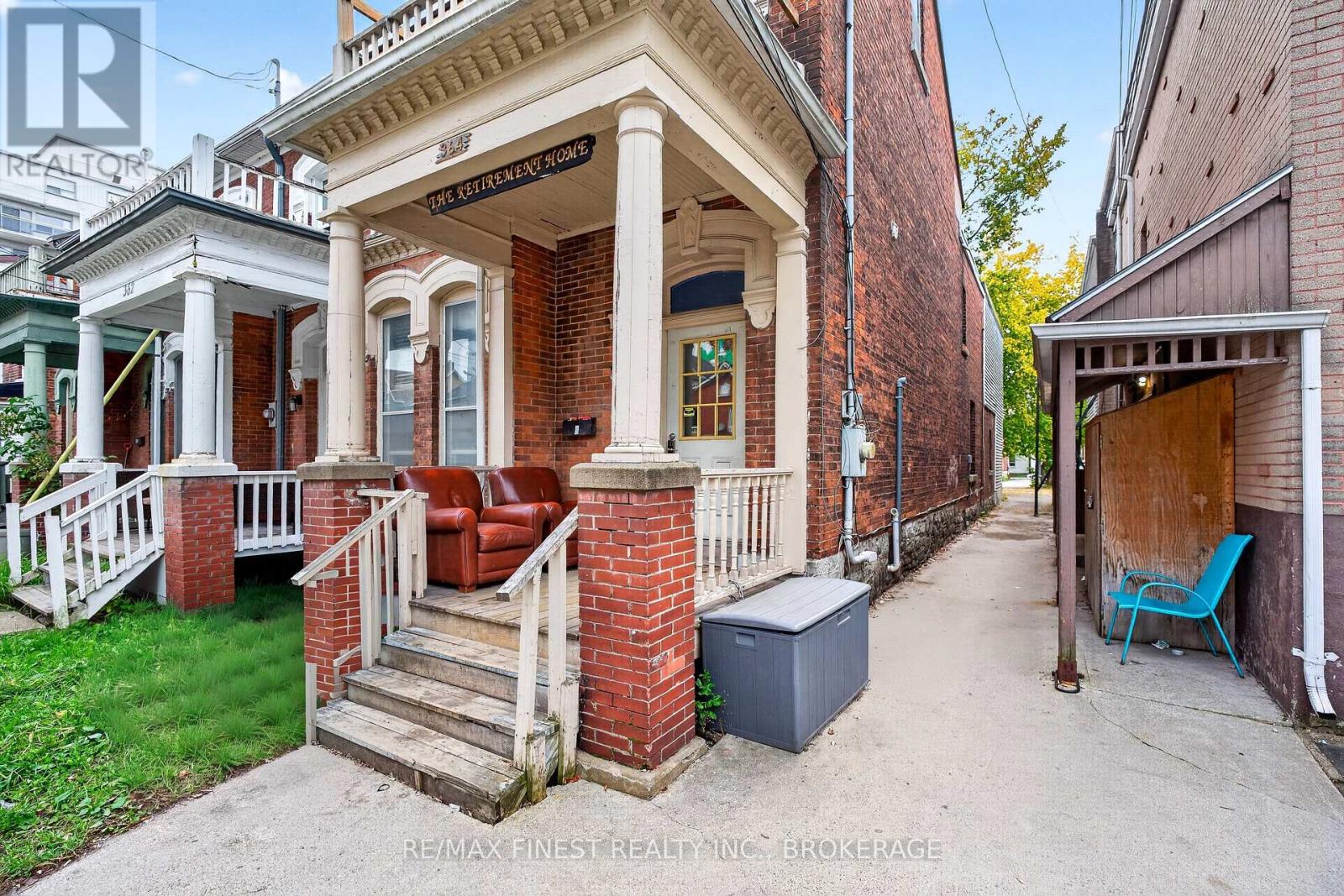 364 BROCK STREET - 3