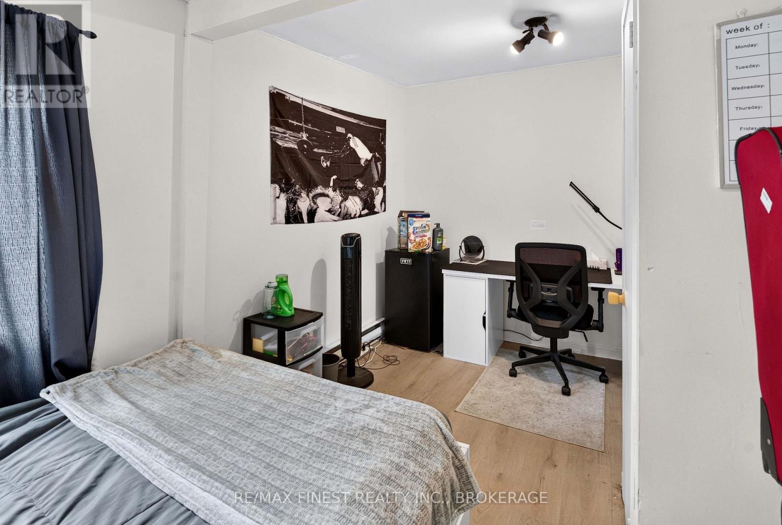 364 BROCK STREET - 33