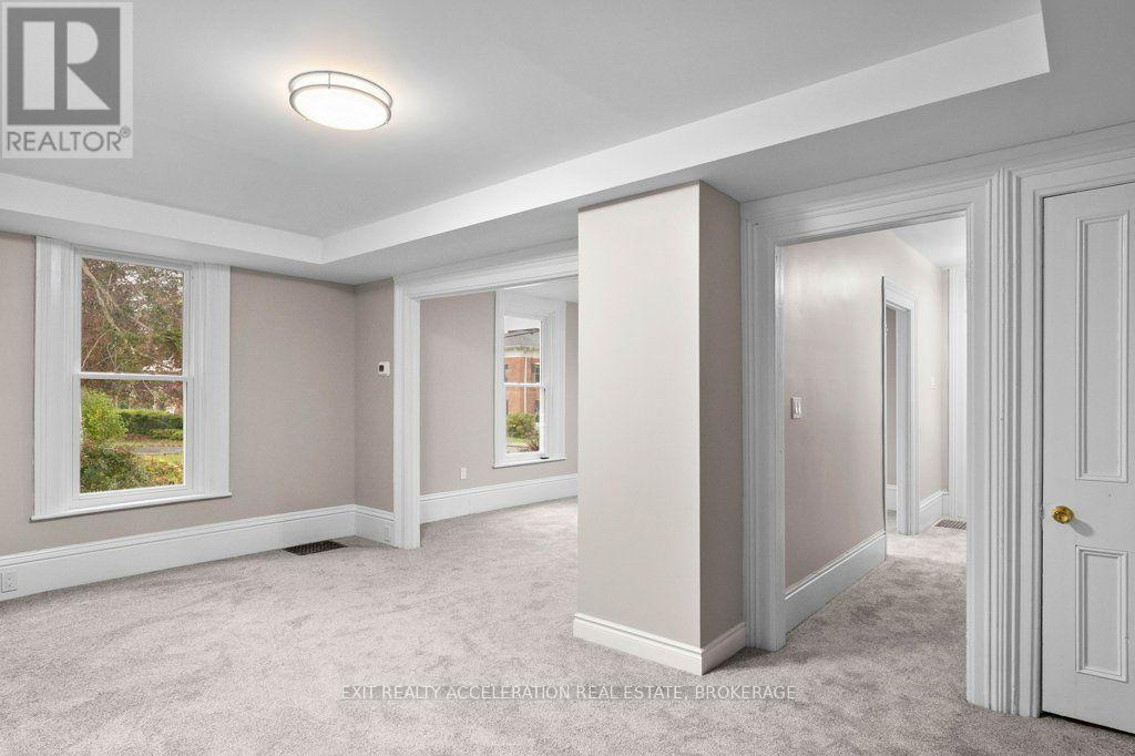 211 BRIDGE STREET W - 10