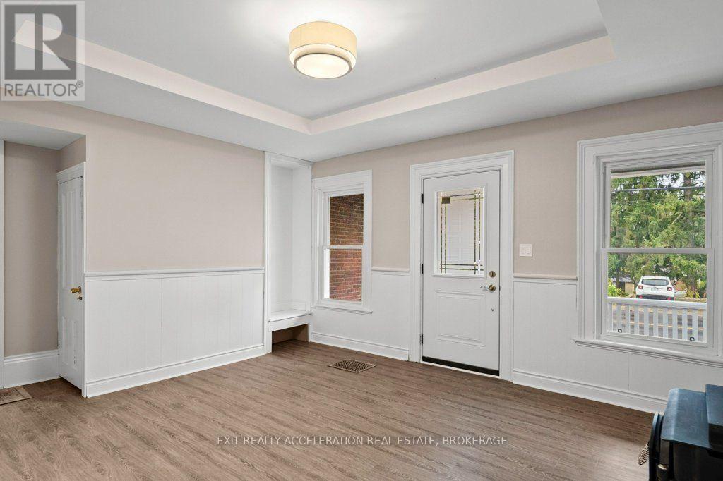 211 BRIDGE STREET W - 14