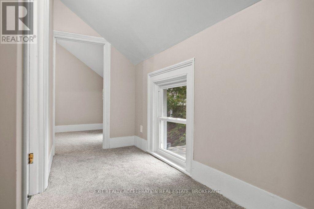 211 BRIDGE STREET W - 25