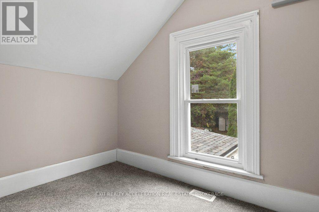 211 BRIDGE STREET W - 30