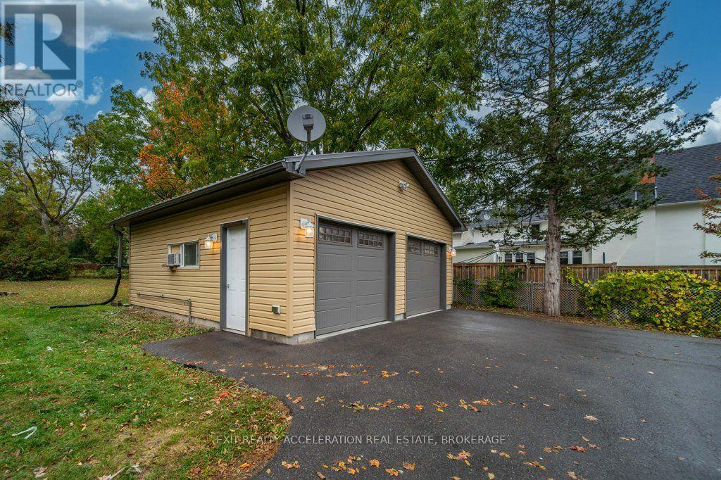 211 BRIDGE STREET W - Image 47