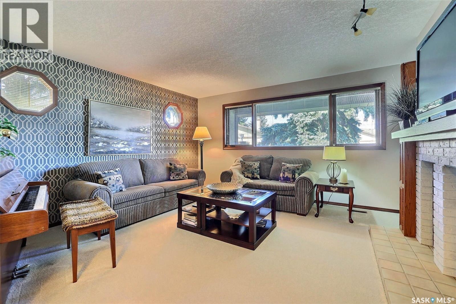 #338 Avon DRIVE - 32