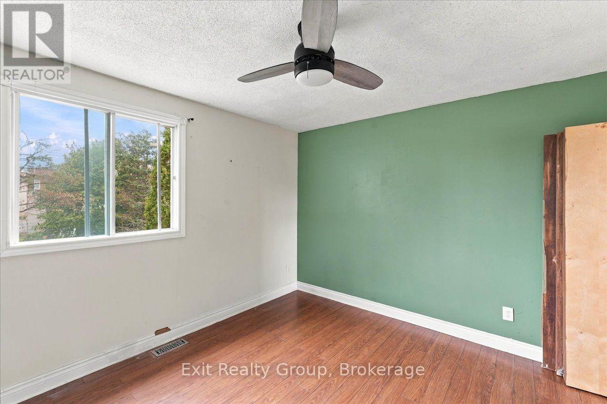 850 Littlestone Crescent, Kingston, ON photo 11