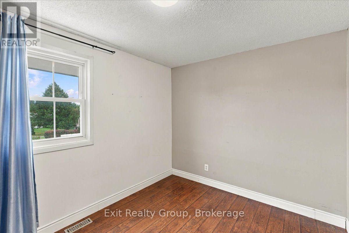 850 Littlestone Crescent, Kingston, ON photo 12