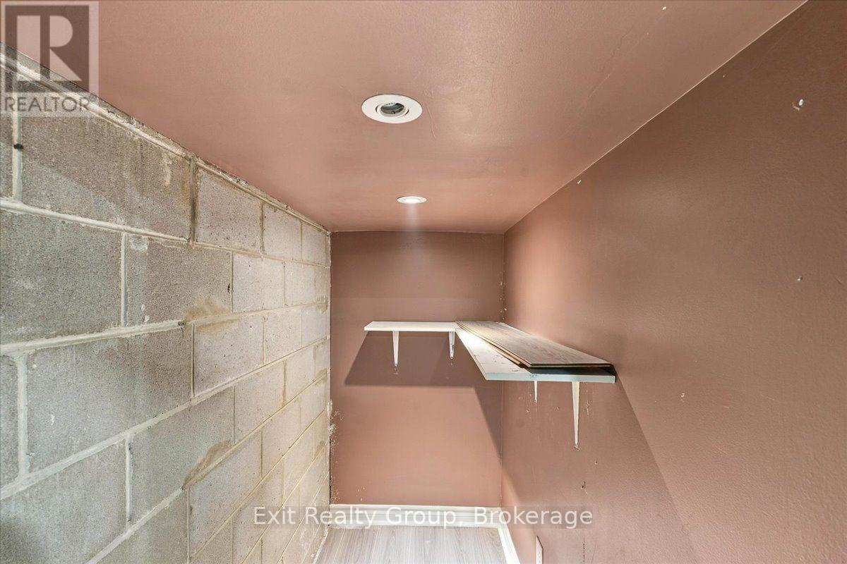 850 Littlestone Crescent, Kingston, ON photo 22