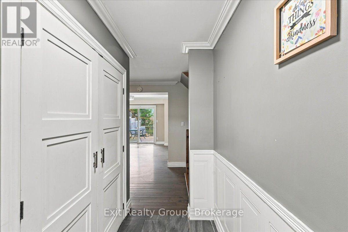 850 Littlestone Crescent, Kingston, ON photo 3