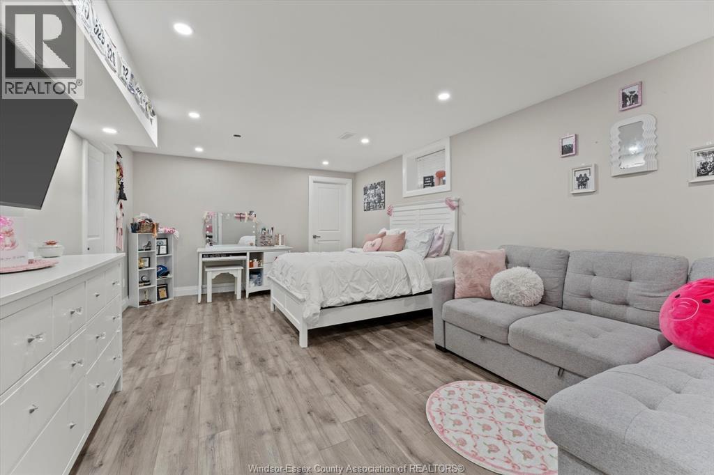 209 MULLEN CRESCENT - 22