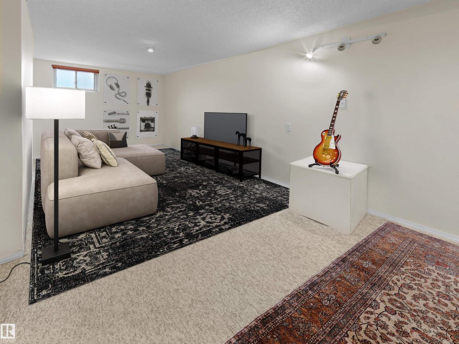 6810 110 ST NW - 21