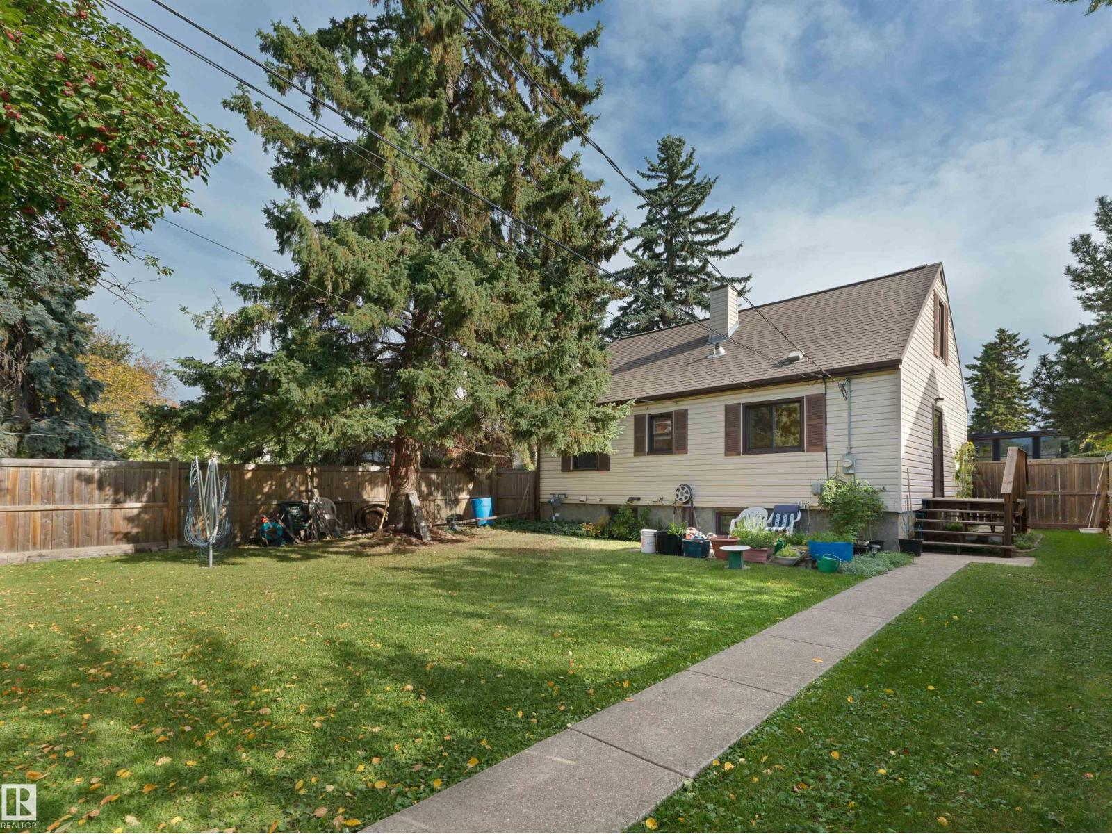 6810 110 ST NW - 27