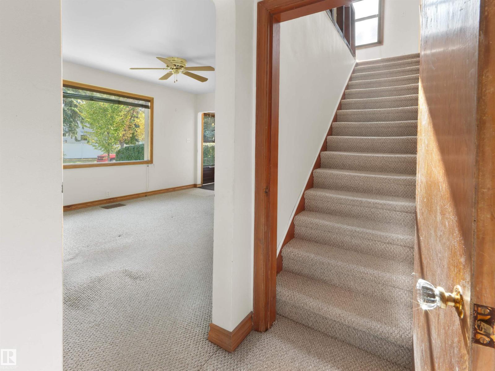 6810 110 ST NW - 15