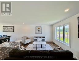 19 Eddy Crescent, Pembroke, ON K8A0M1 Photo 12