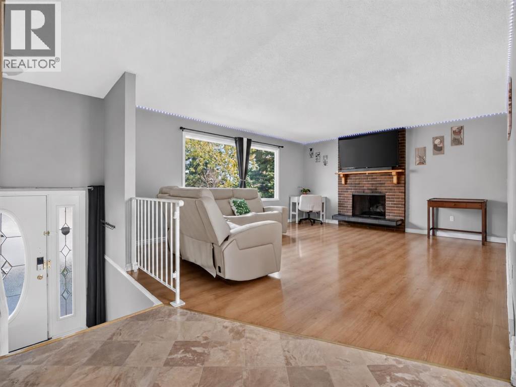 640 Maidstone Drive NE - 5
