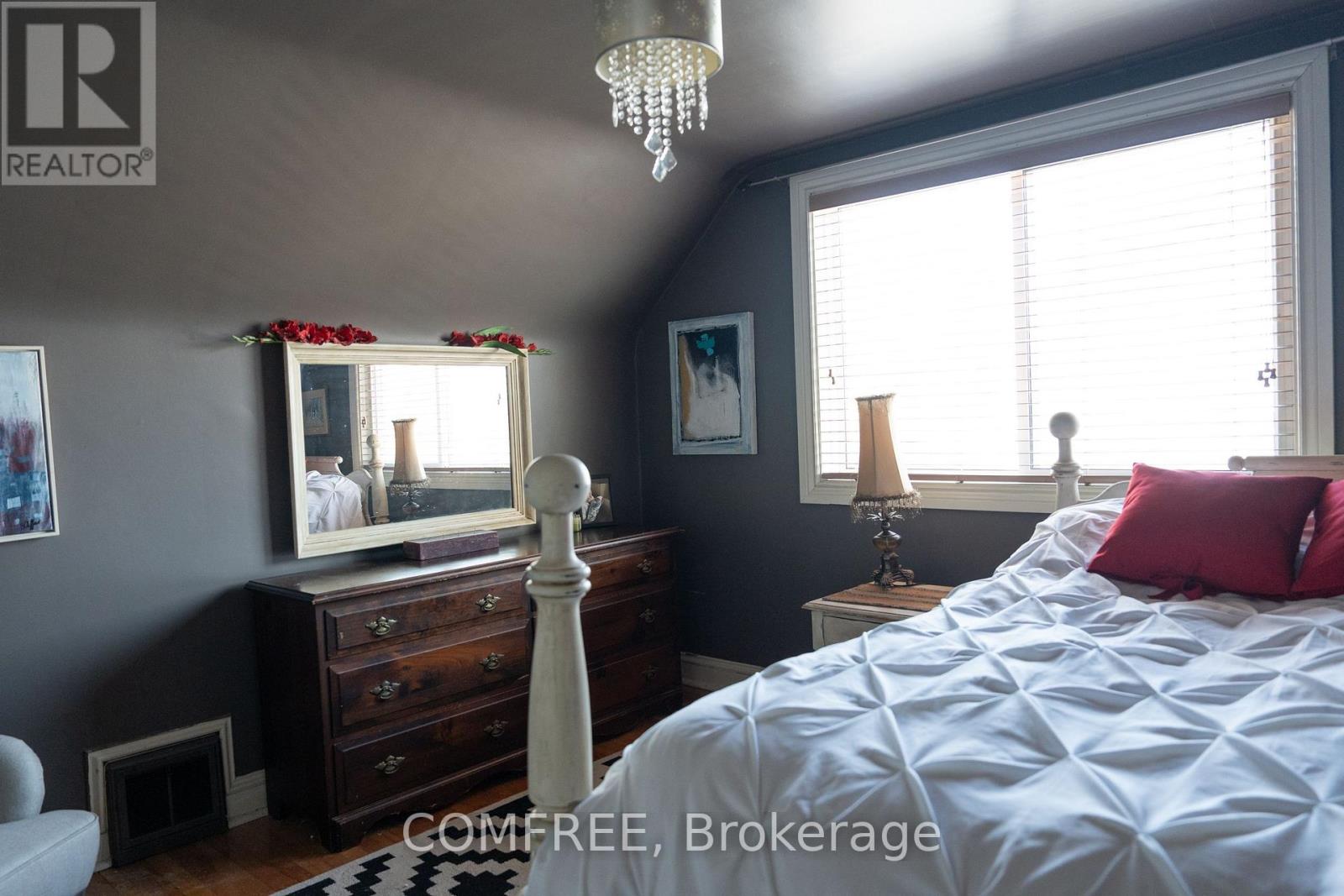 421 GREENWOOD AVENUE - 13