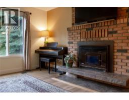 2pc Ensuite bath - 1621 Birch Drive, Revelstoke, BC V0E2S1 Photo 7