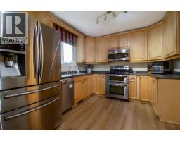 Kitchen - 1621 Birch Drive, Revelstoke, BC V0E2S1 Photo 10