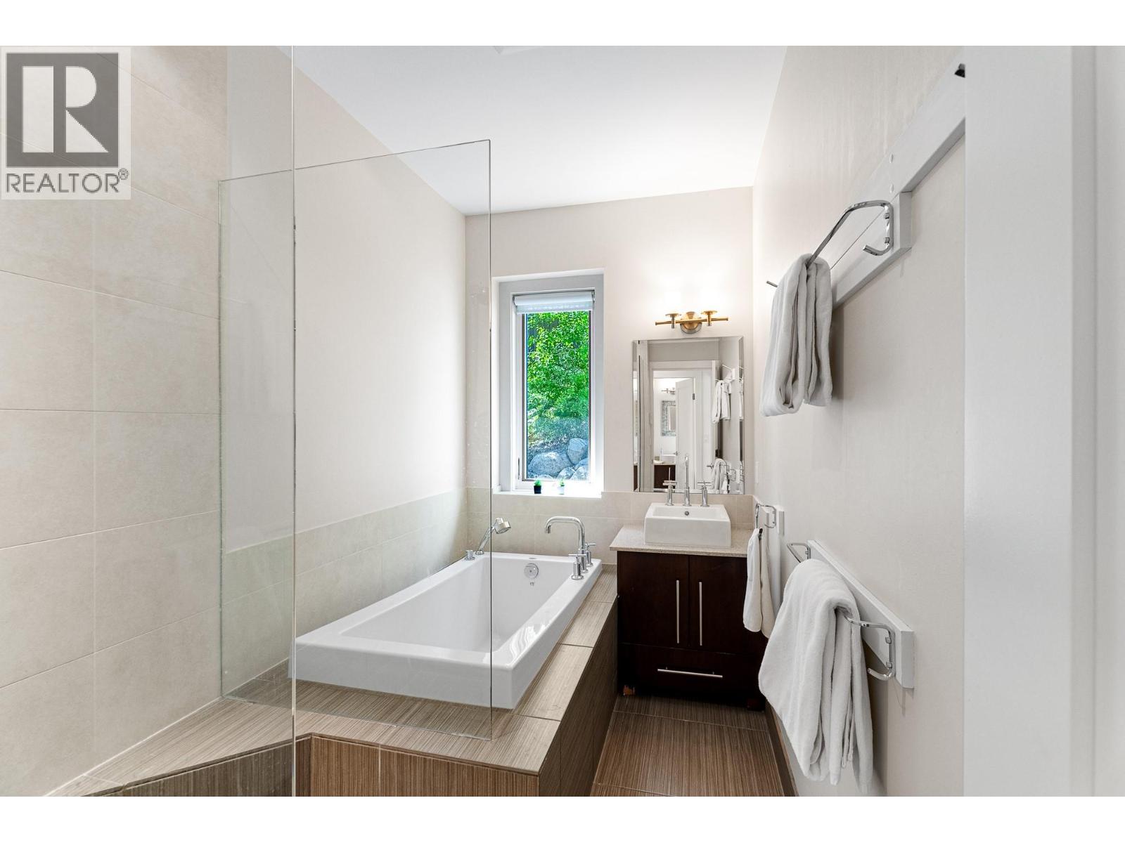 6588 Monck Park Road - Image 49