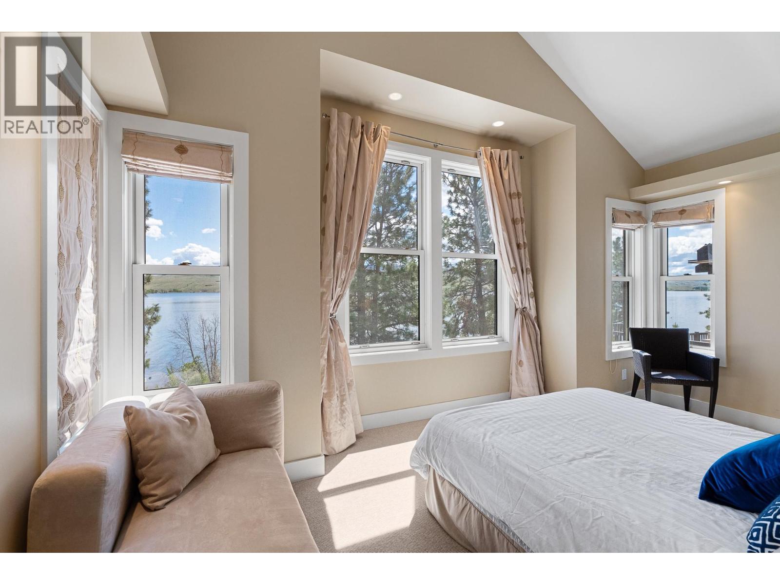 6588 Monck Park Road - 60