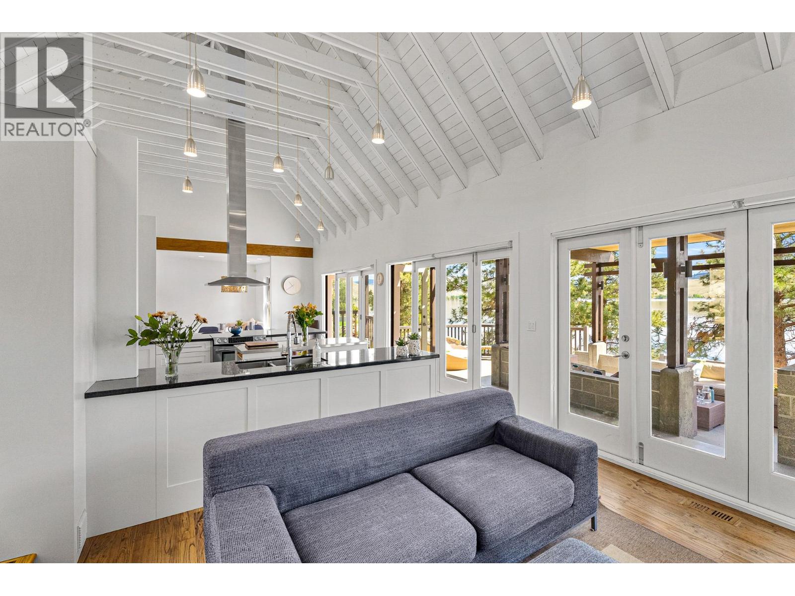 6588 Monck Park Road - 42