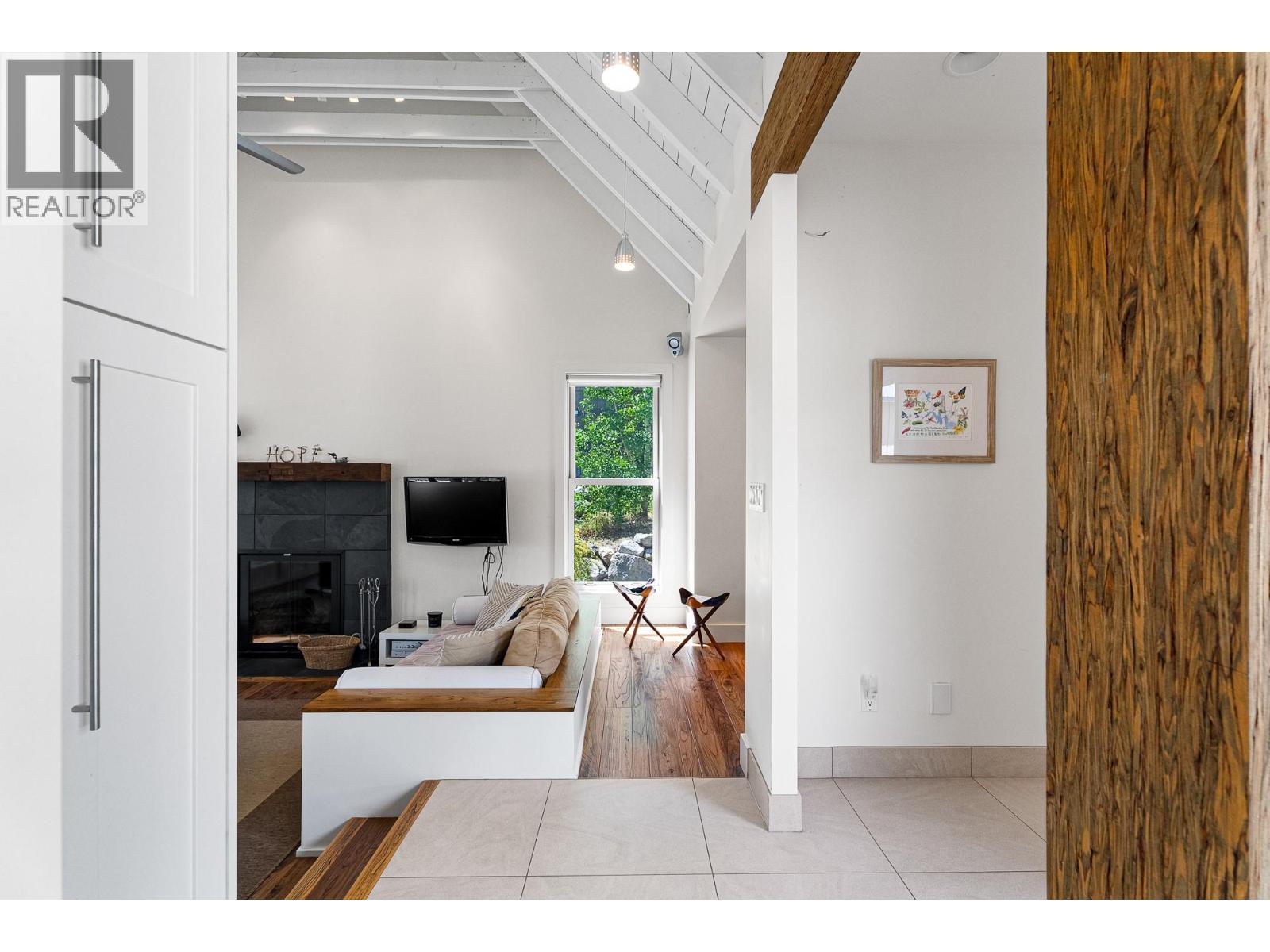 6588 Monck Park Road - 45