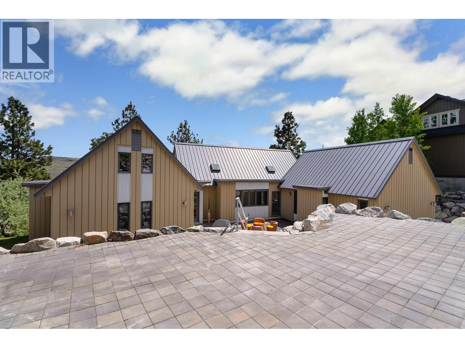 6588 Monck Park Road - 2