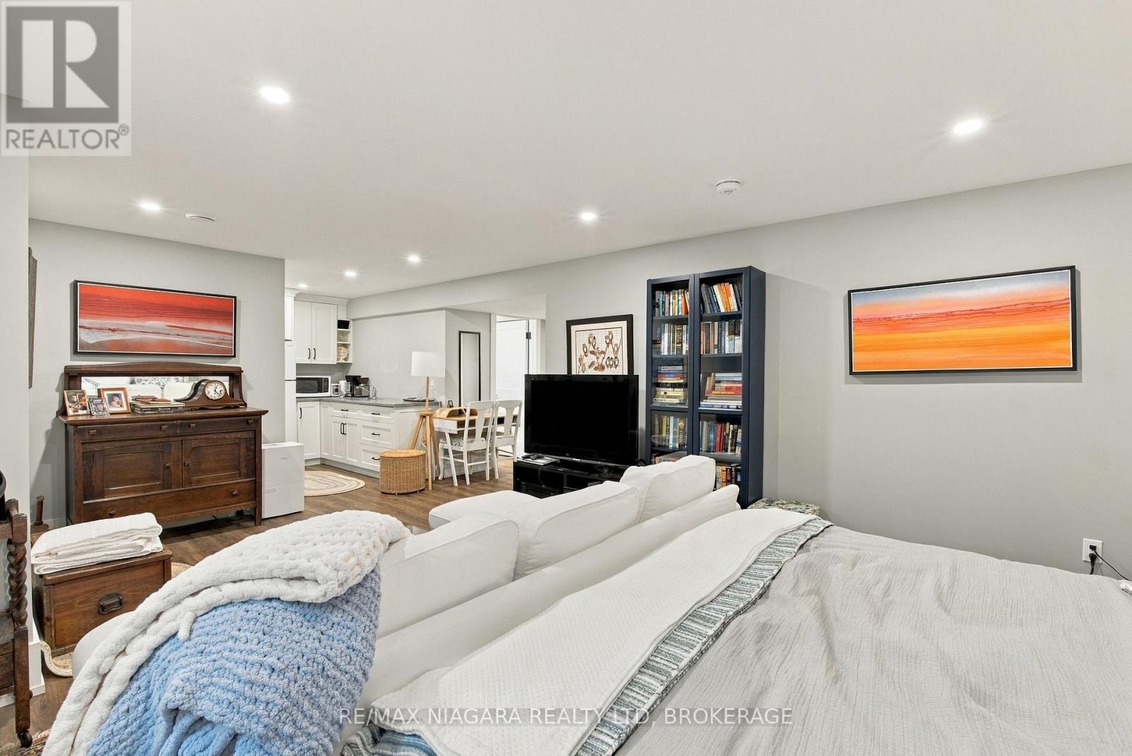 11 WILBERFORCE AVENUE - 36