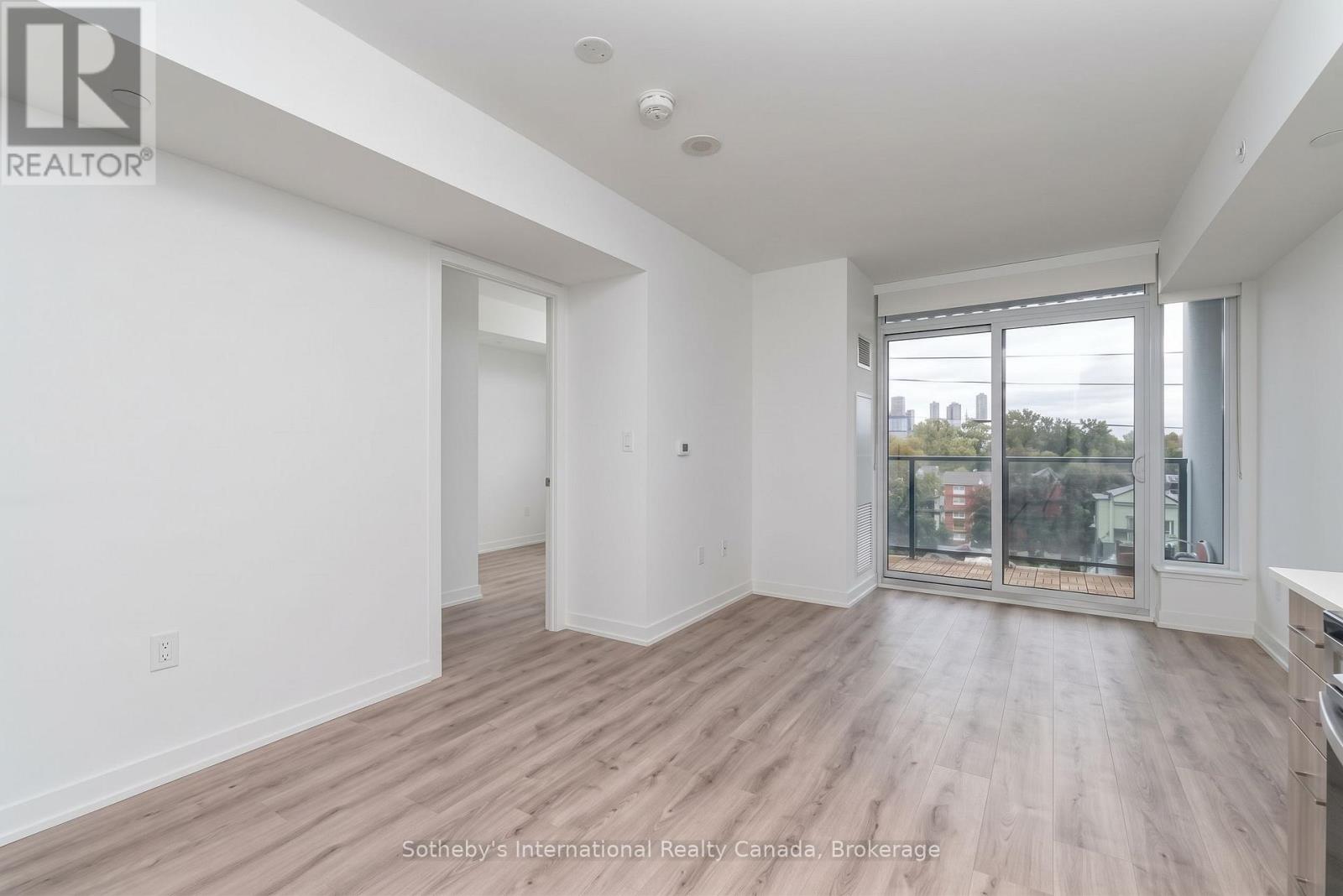 #412 556 MARLEE AVENUE - 11
