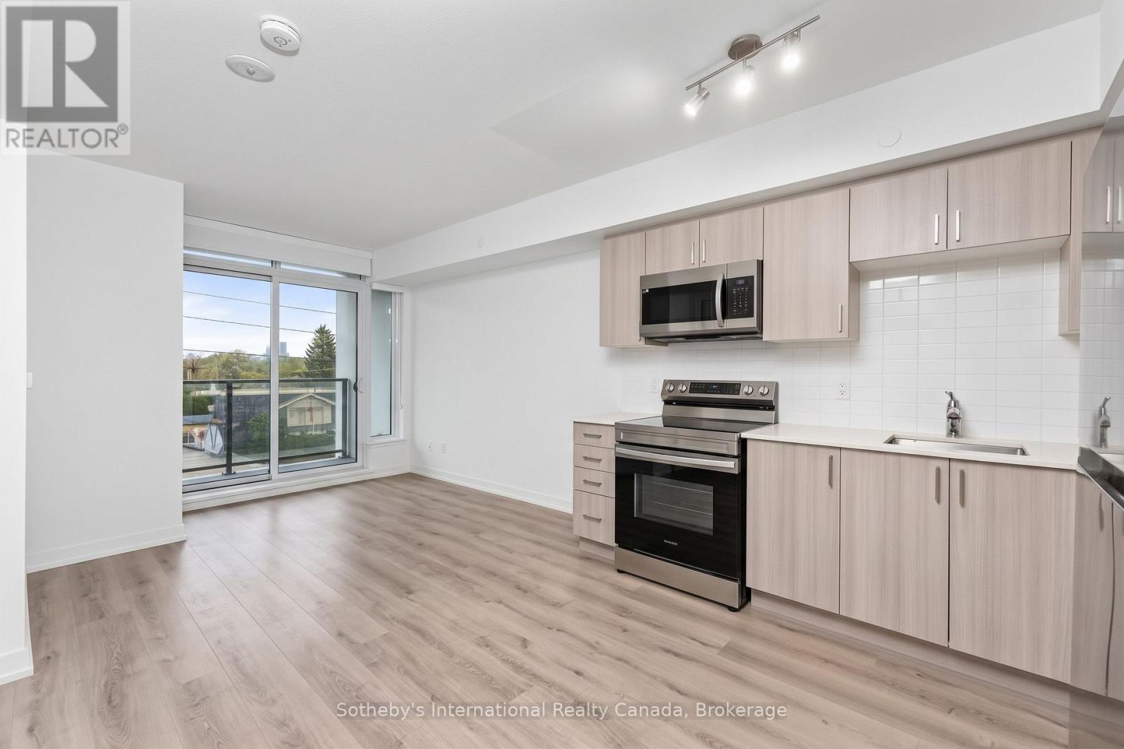 #412 556 MARLEE AVENUE - 6