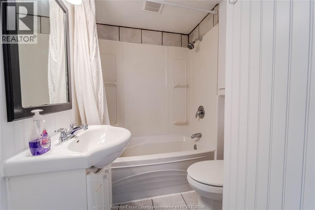 966 CURRY AVENUE - Image 11