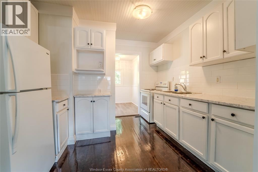 966 CURRY AVENUE - 5