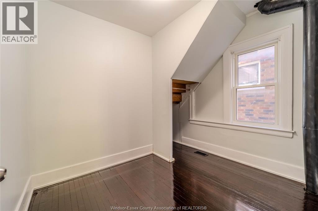 966 CURRY AVENUE - Image 6