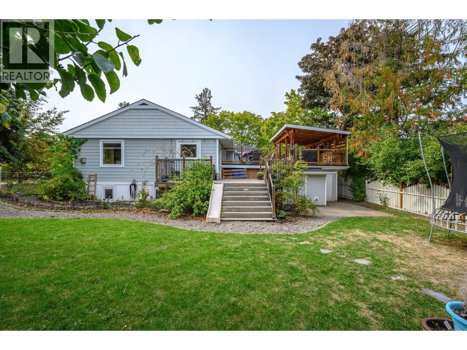 2003 30 Avenue - 53