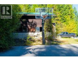Kitchen - 807 Spokane Street, Rossland, BC V0G1Y0 Photo 11
