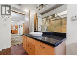 807 Spokane Street, Rossland, BC V0G1Y0 Photo 29