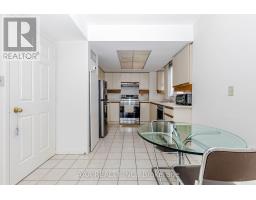 2101 - 5 Concorde Place, Toronto, ON M3C3M8 Photo 16