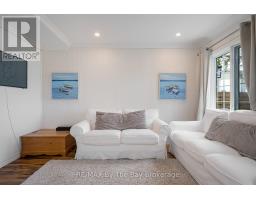Living room - 150 Santos Lane, Wasaga Beach, ON L9Z2M1 Photo 13
