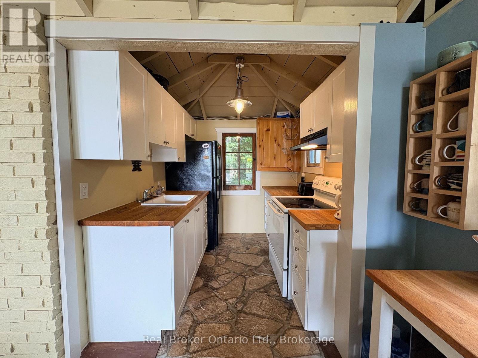 38 WHIPPOORWILL ROAD - 31