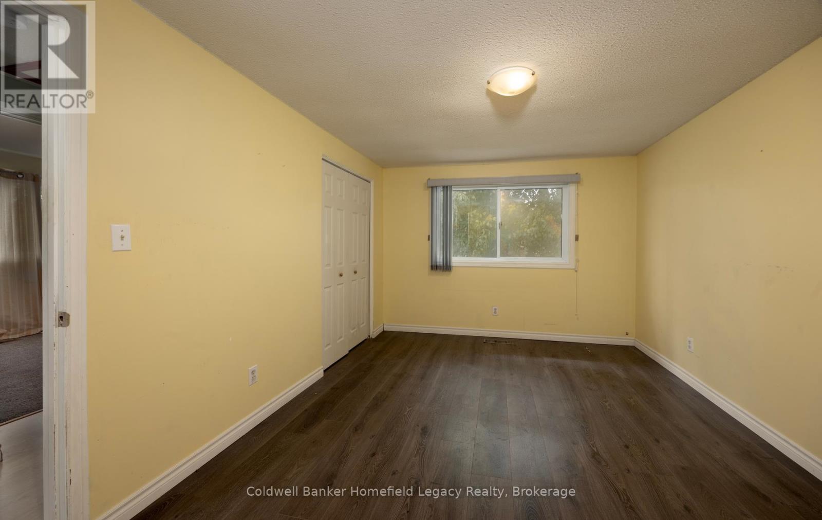10 DUNSFORD CRESCENT - 16