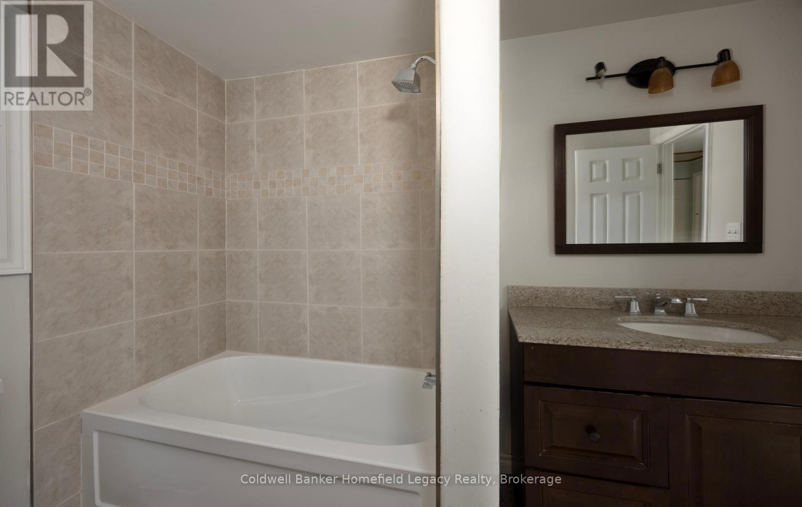 10 DUNSFORD CRESCENT - 21