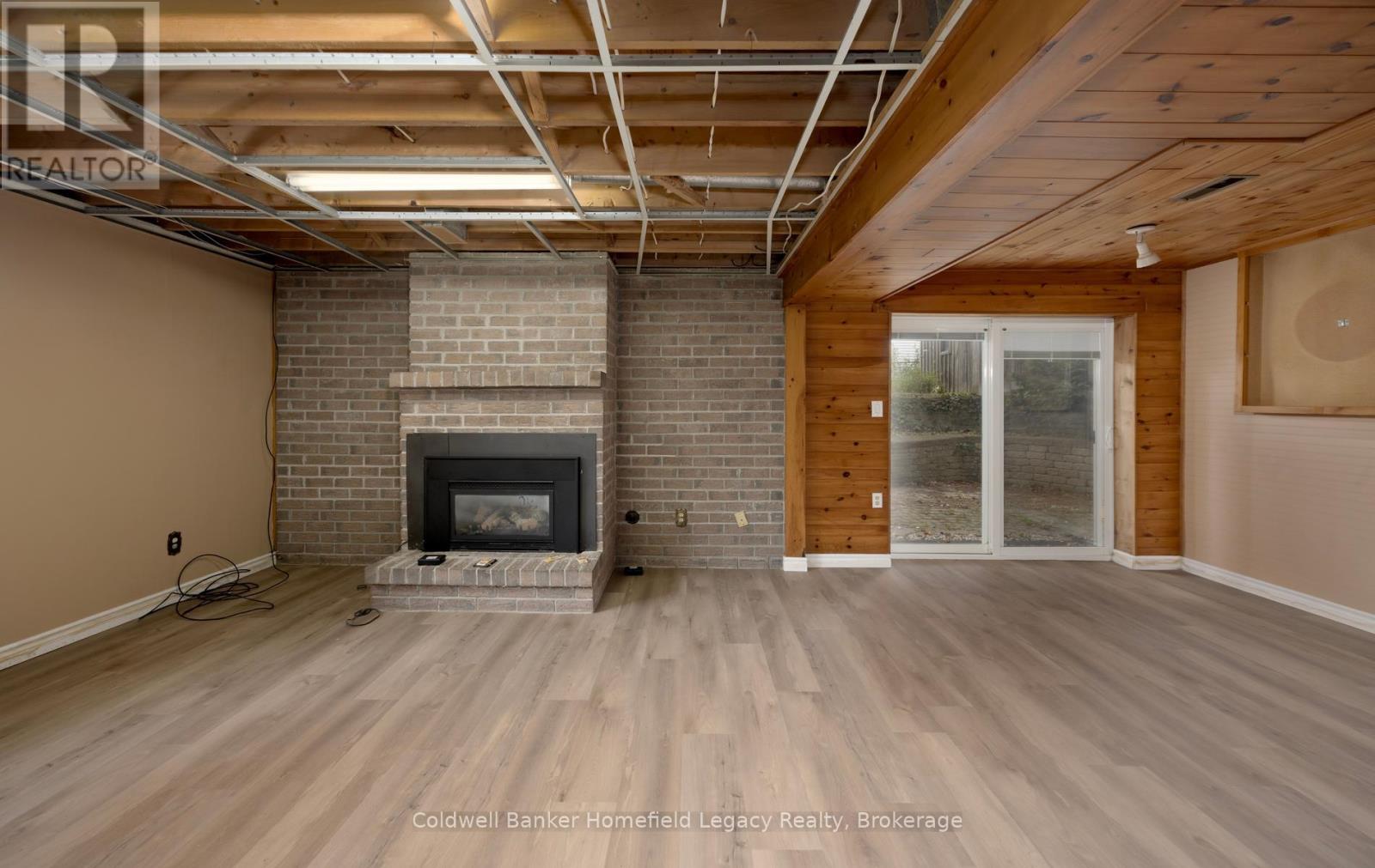 10 DUNSFORD CRESCENT - 25