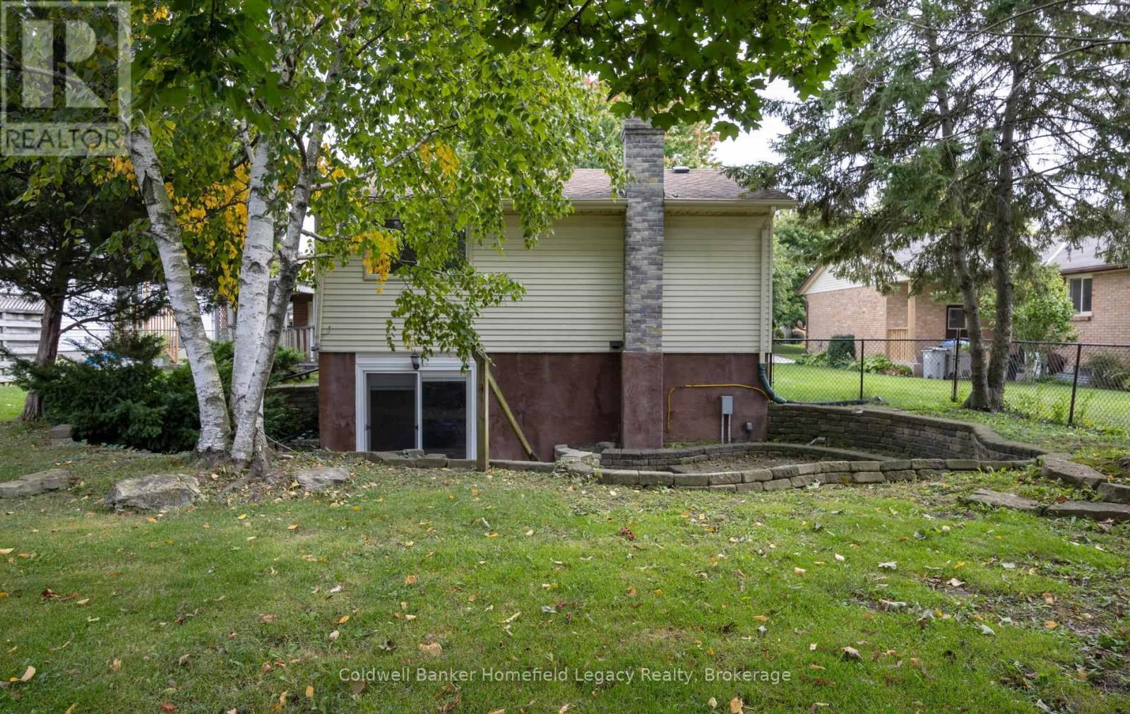 10 DUNSFORD CRESCENT - 39