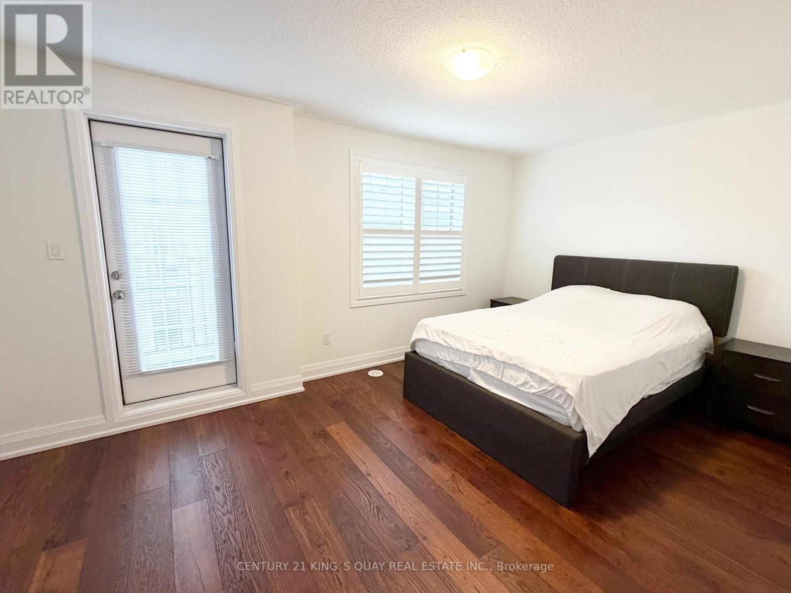 15 Maybank Lane, Whitchurch-Stouffville, ON photo 11