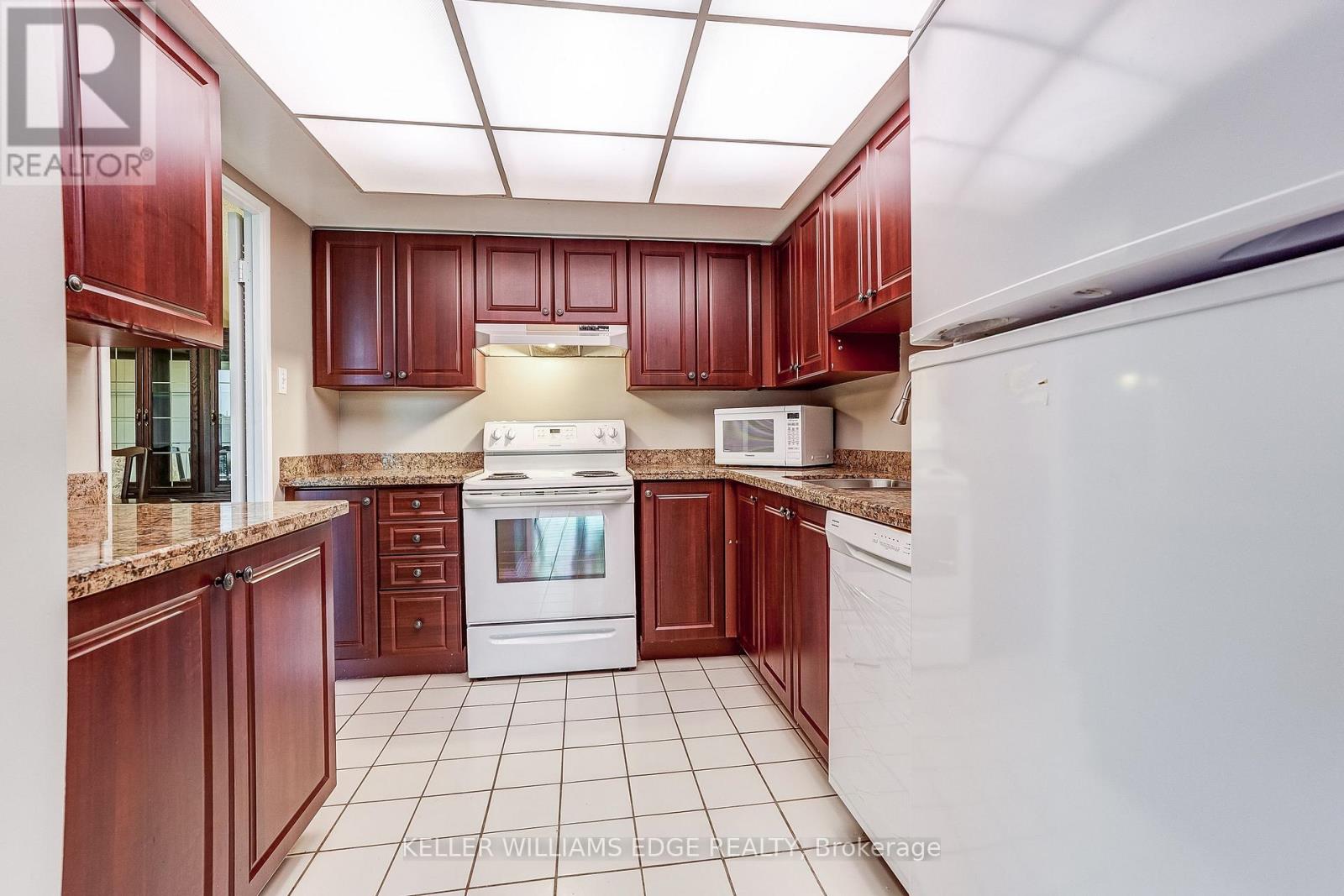 603- 40 Harding Boulevard West, Richmond Hill, ON photo 16