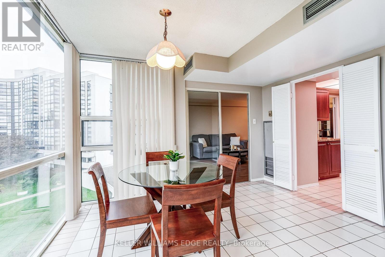 603- 40 Harding Boulevard West, Richmond Hill, ON photo 19