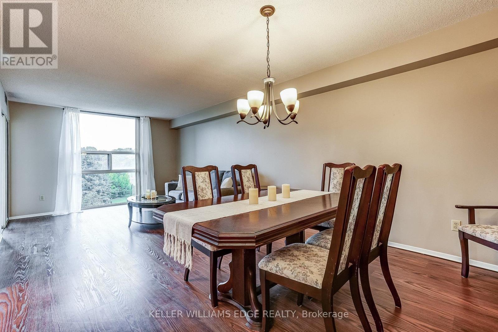 603- 40 Harding Boulevard West, Richmond Hill, ON photo 8