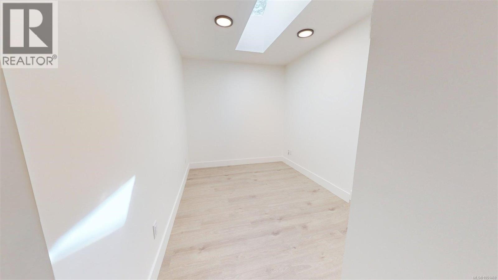 2322 Sparrow Lane - Image 18