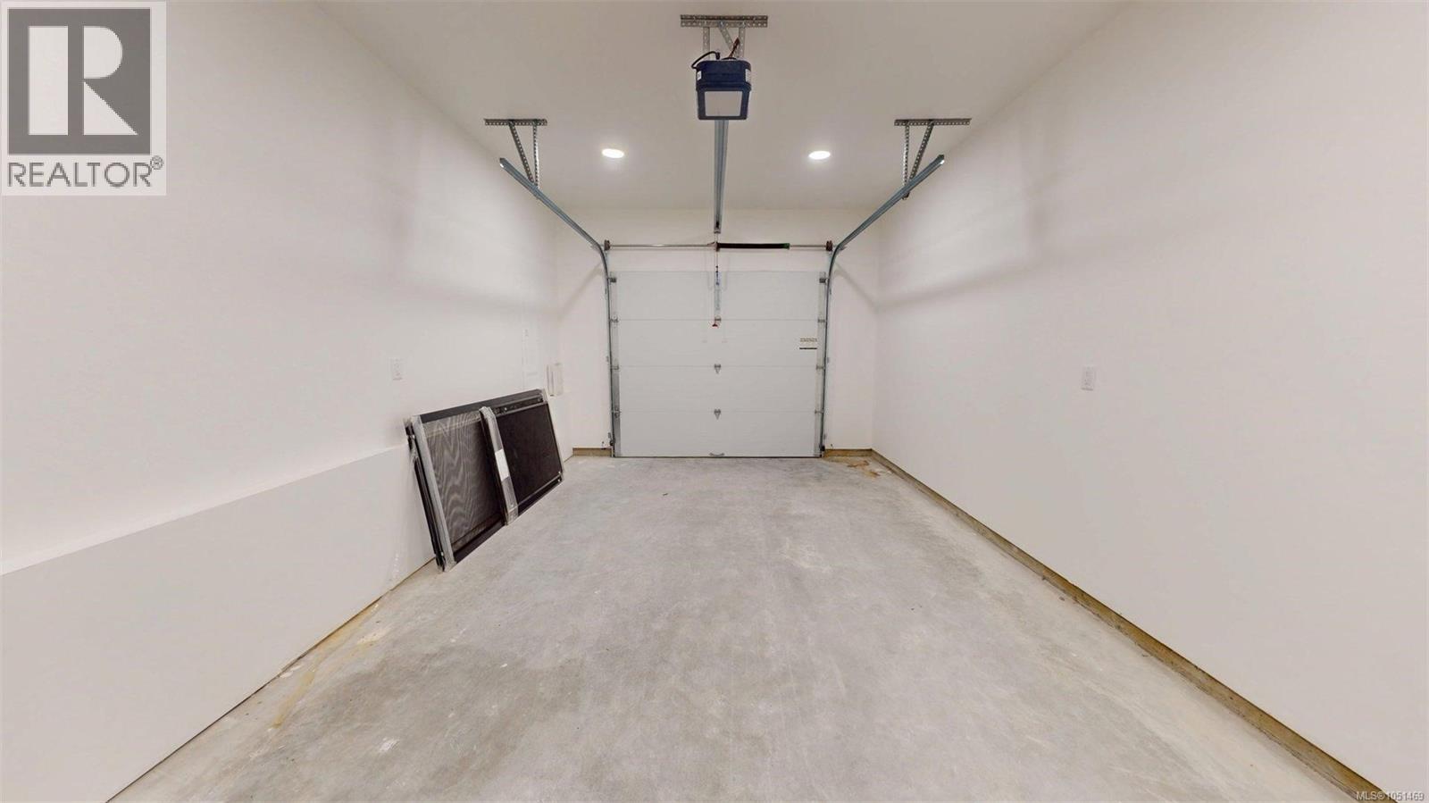 2322 Sparrow Lane - Image 25