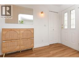 Dining nook - 656 14th St, Courtenay, BC V9N1W6 Photo 8