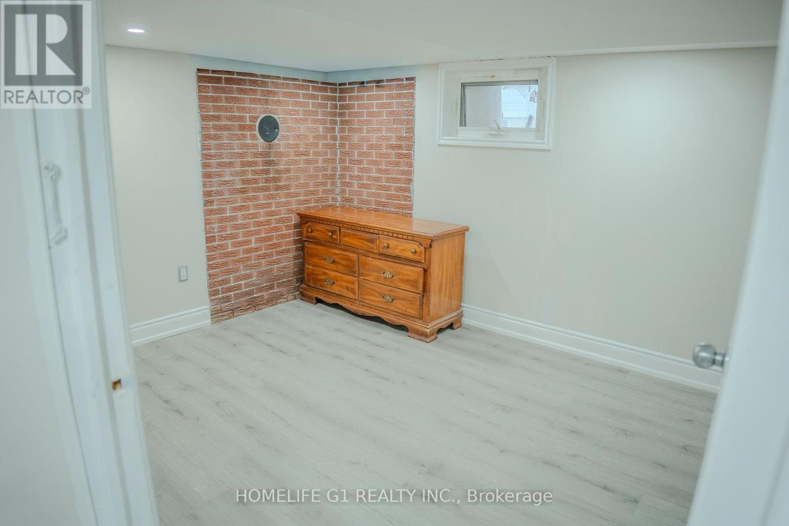 332 GROVE STREET E - 20